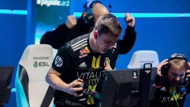 学体育课的 学体育课的