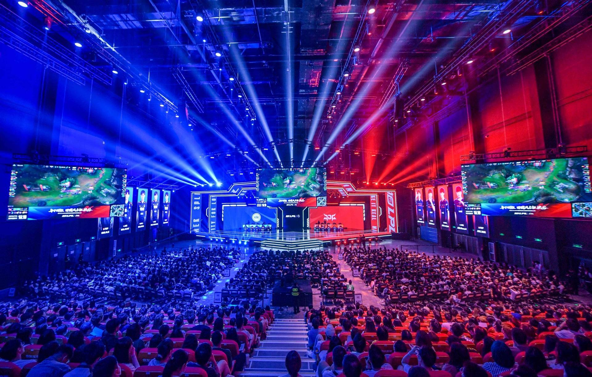 事件不仅让 事件不仅让